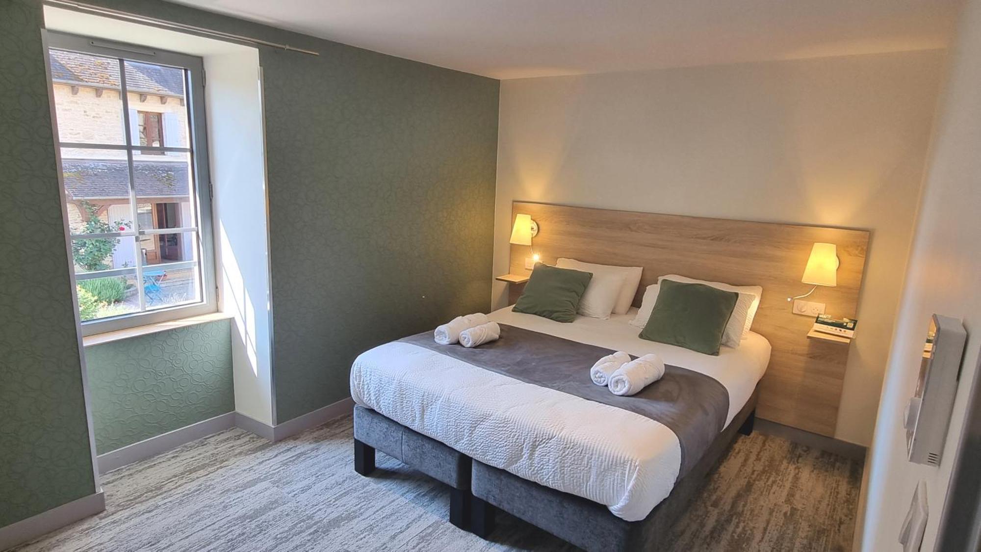 Logis Hotel Archambeau Thonac Esterno foto