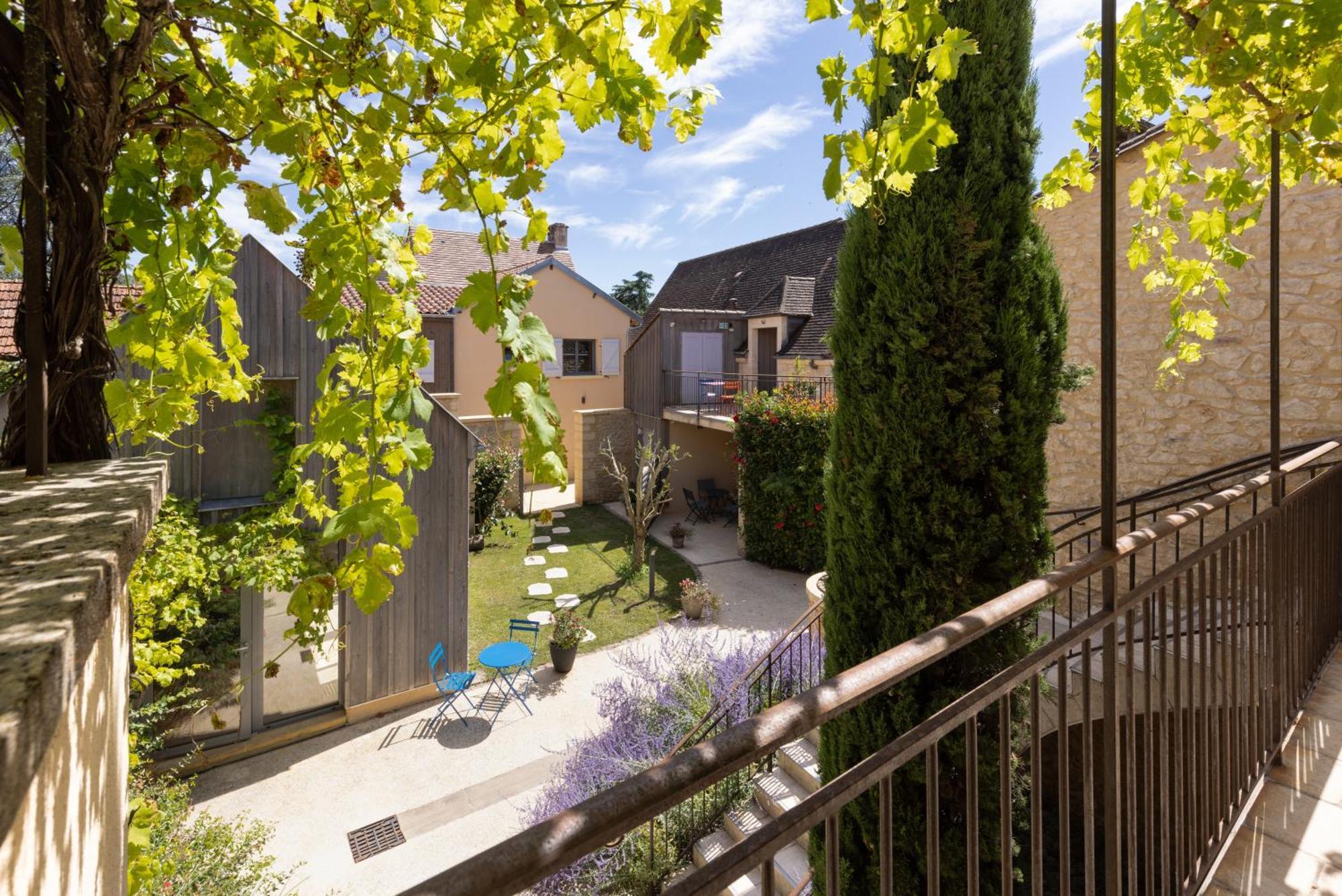 Logis Hotel Archambeau Thonac Esterno foto