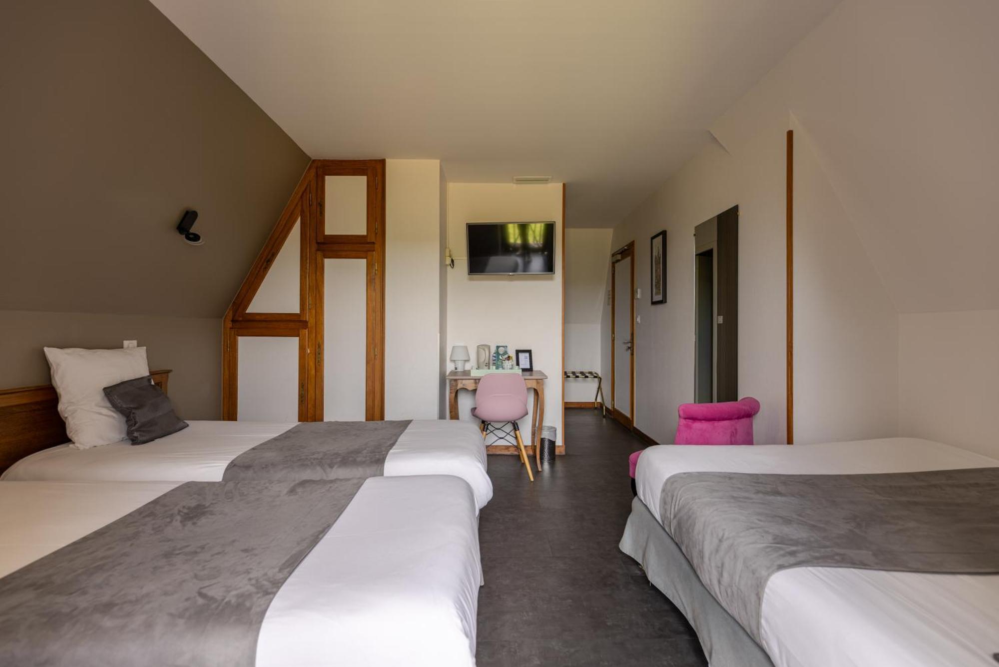 Logis Hotel Archambeau Thonac Esterno foto