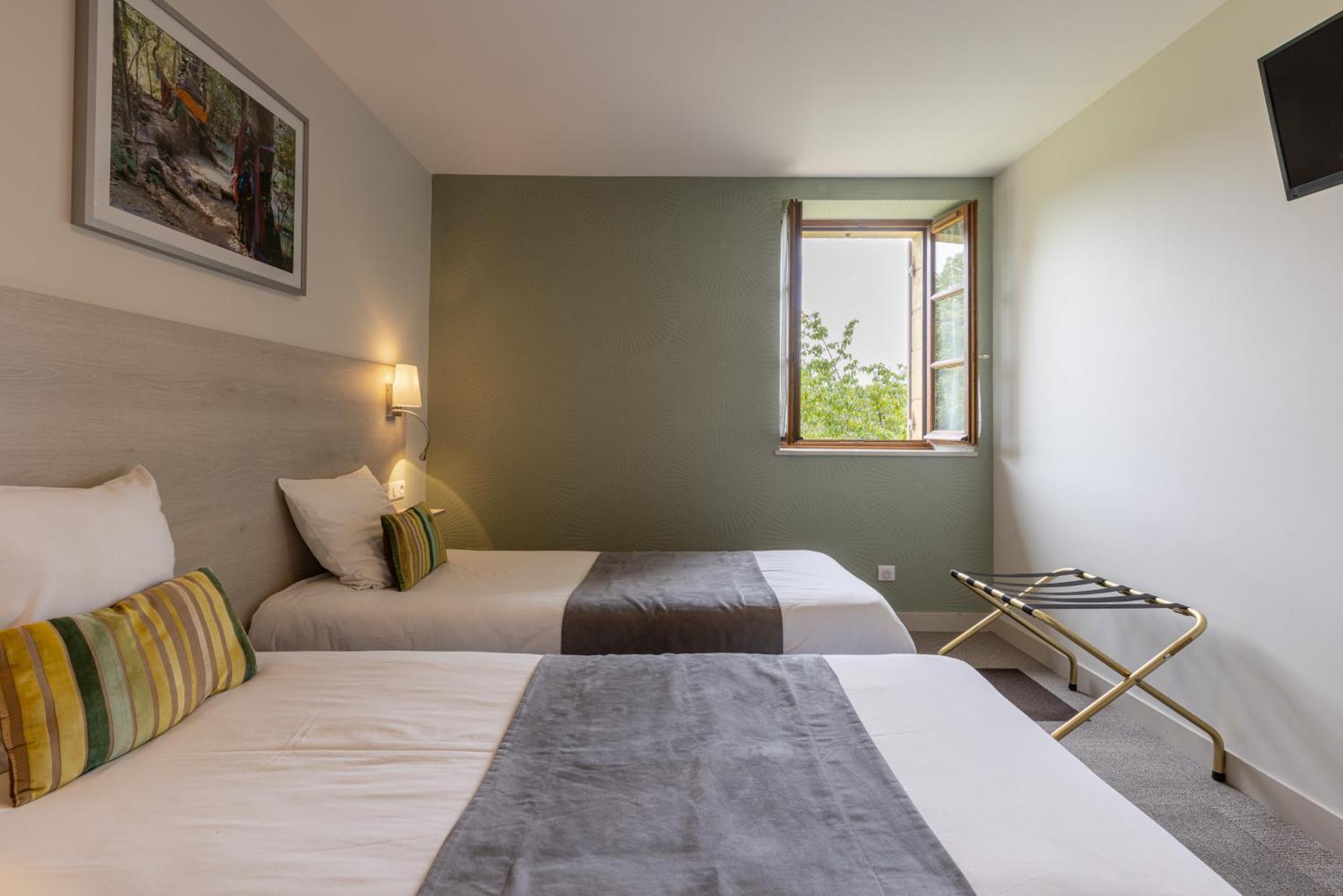 Logis Hotel Archambeau Thonac Esterno foto
